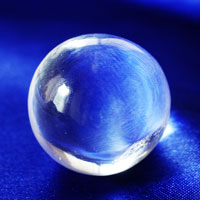 透明度の高いブラジル産の天然水晶玉