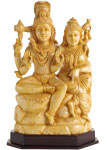 シヴァ神とパールヴァティー女神の手彫りの木像